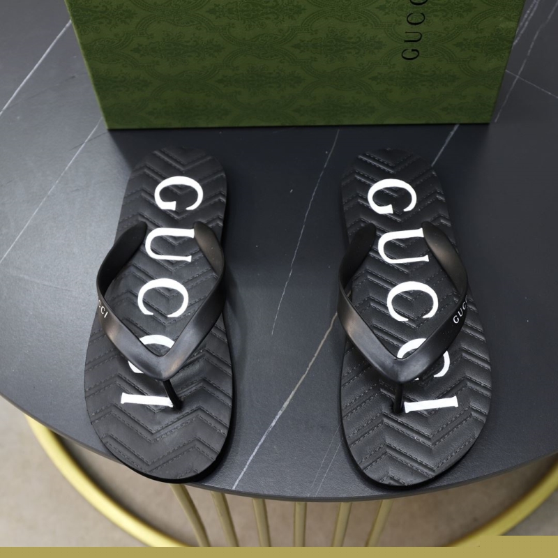 G*u*i slippers
